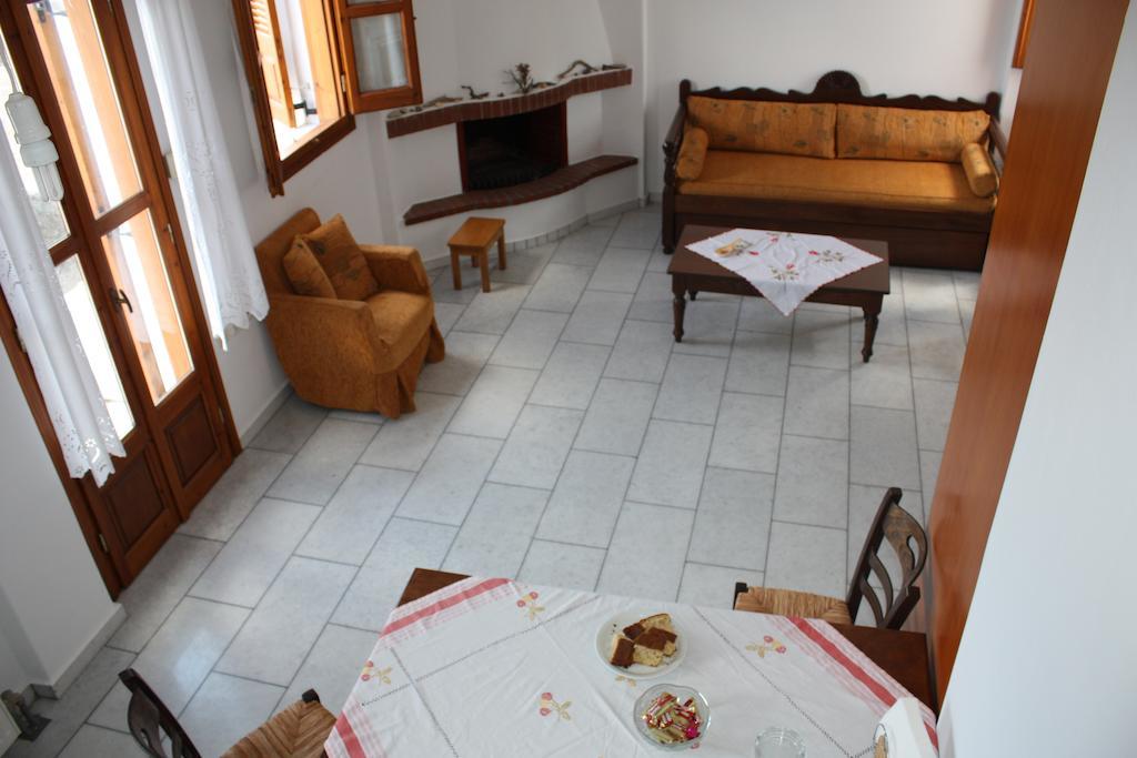 Matina - Stavros Traditional Houses Koronos Bilik gambar
